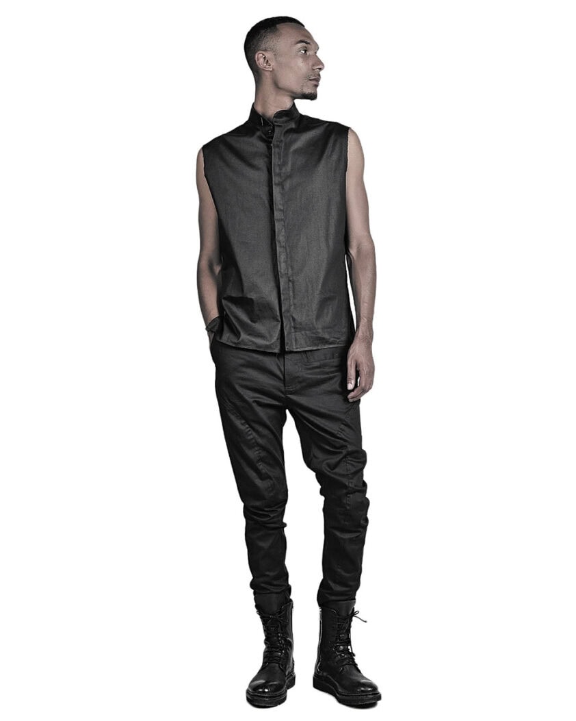 SLEEVELESS COLLAR SHIRT